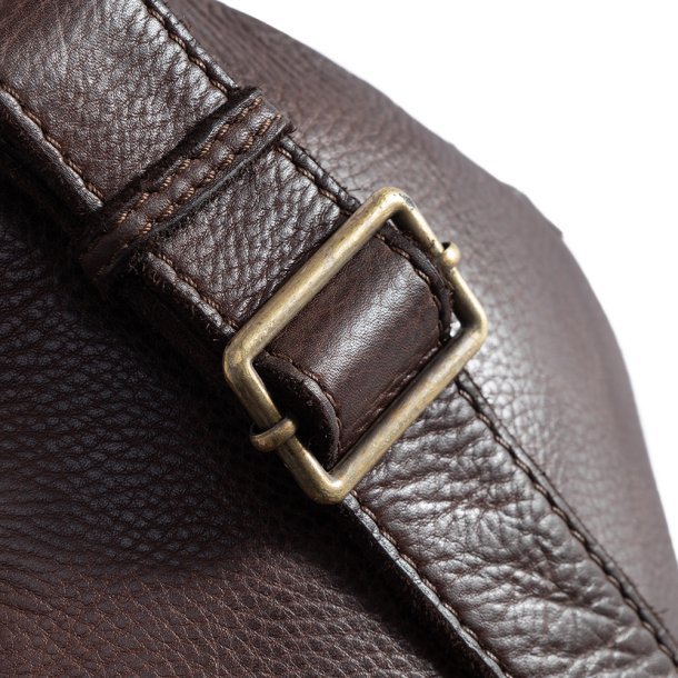 Depeche bumbag i brunt flettet skind