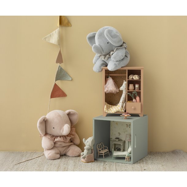 Maileg�s store bl�/gr� plys elefant