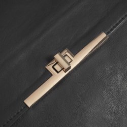 Depeche skuldertaske i sort okseskind