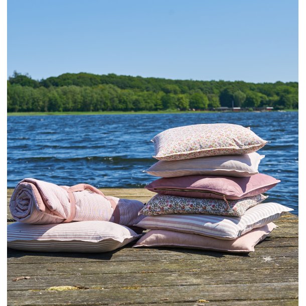 Speedtsberg pude med lyser�de og hvide striber