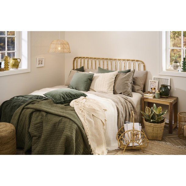 Ib Laursen quiltet plaid i oliven med korssting