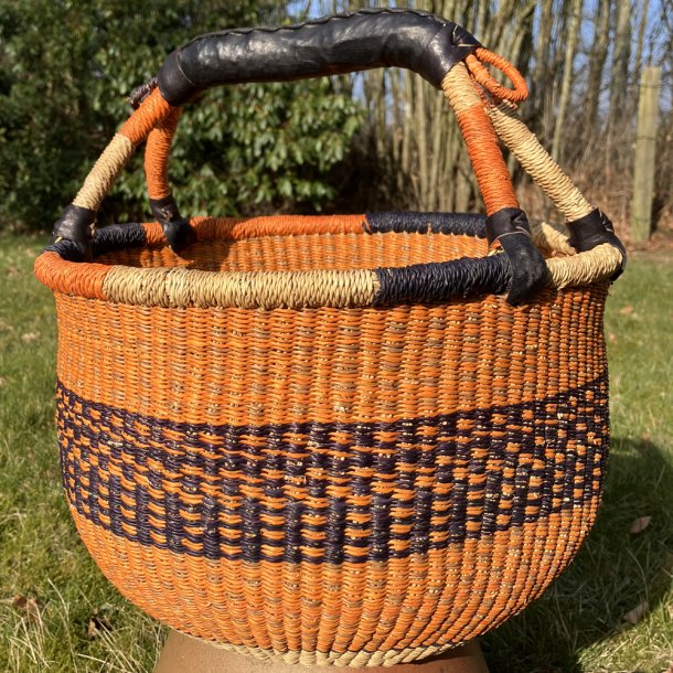 Hammershus fairtrade kurv fra Ghana i blå, natur og orange
