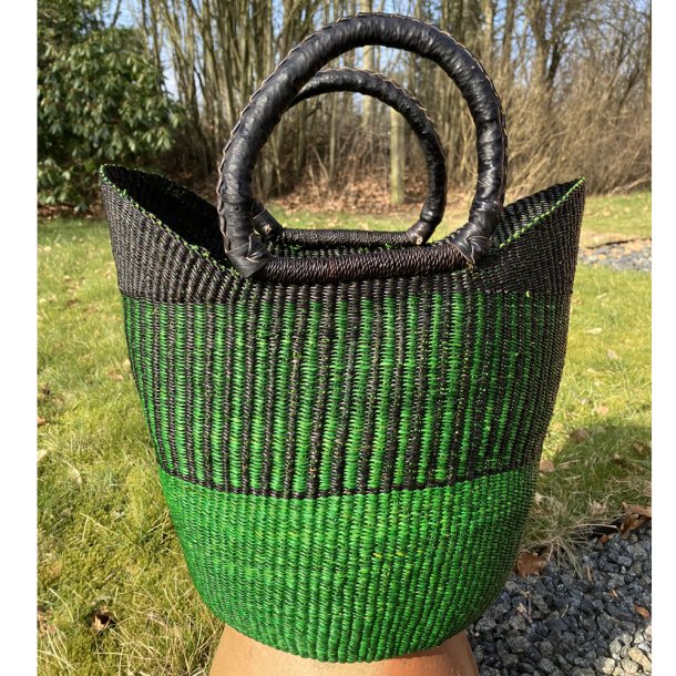 Hammershus fairtrade indkbskurv fra Ghana i grn og bl flet.