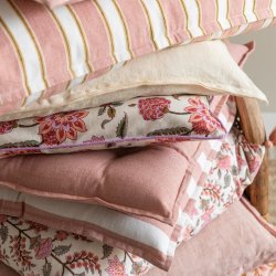 Bungalow pudebetr�k i r�de og hvide striber 