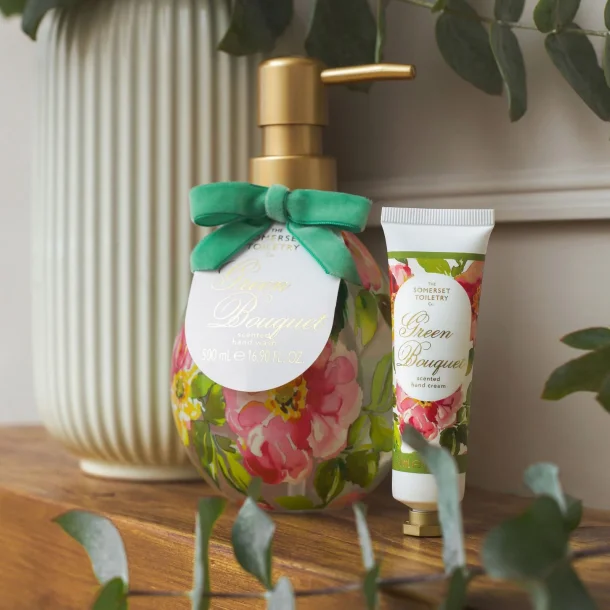 The Somerset toiletry h�nds�be med green bouquet