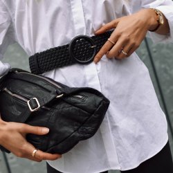  Depeche stor bumbag i bldt sort skind