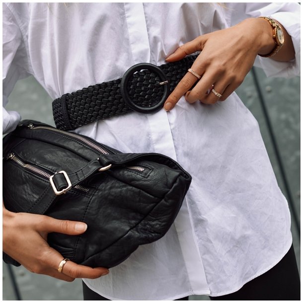  Depeche stor bumbag i bldt sort skind