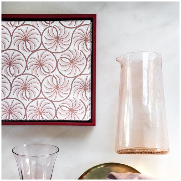 Bungalow lakeret bakke i oat til dekoration og servietter