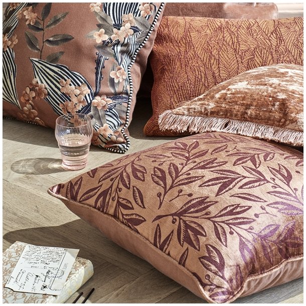 Cozy Living pude i viskose fljl med bladmnster