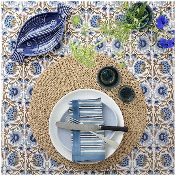 Bungalow rund dkkeserviet i natur